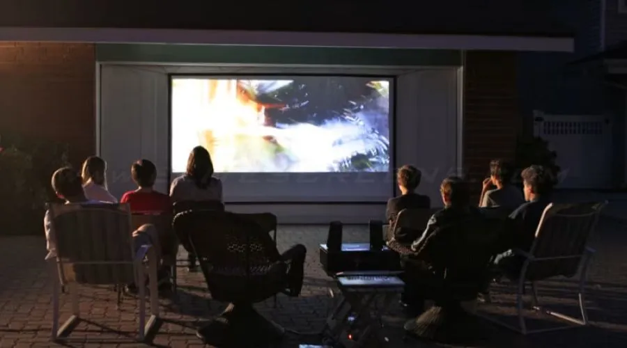 DIY Outdoor Projector Screen Ideas